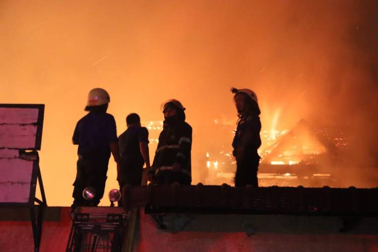 Sepuluh Rumah Terbakar di Jalan Bromo Medan