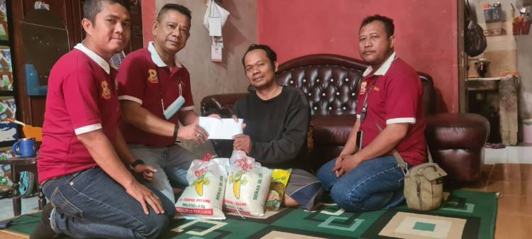  Ketua Pewarta Jenguk Anggota yang Sakit