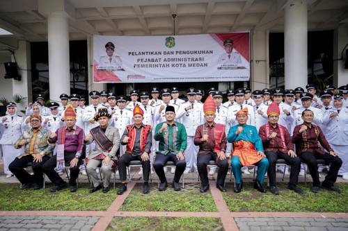 Lantik 74 Pejabat Eselon IV Kecamatan dan Kelurahan, Walikota Medan: Pahami 5 Program Prioritas