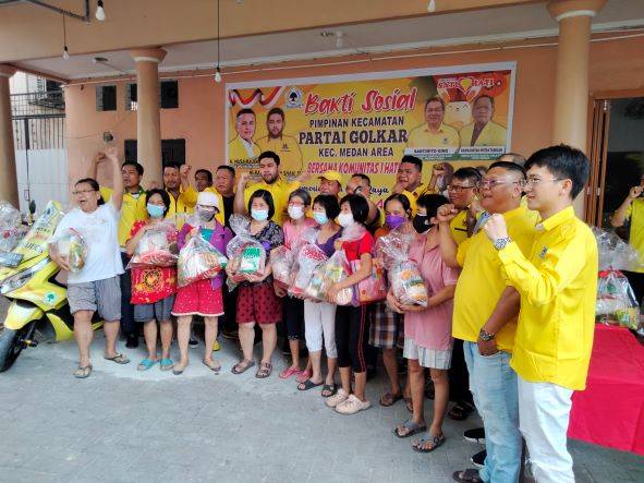 Jelang Imlek, Partai Golkar Medan Area dan Komunitas Satu Hati Gulirkan Parcel Sembako kepada Etnis Tionghoa Kurang Mampu 