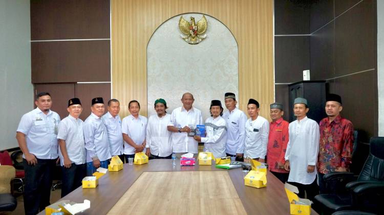 Alumni Tebu Ireng Audiensi Ke Plt Bupati Langkat