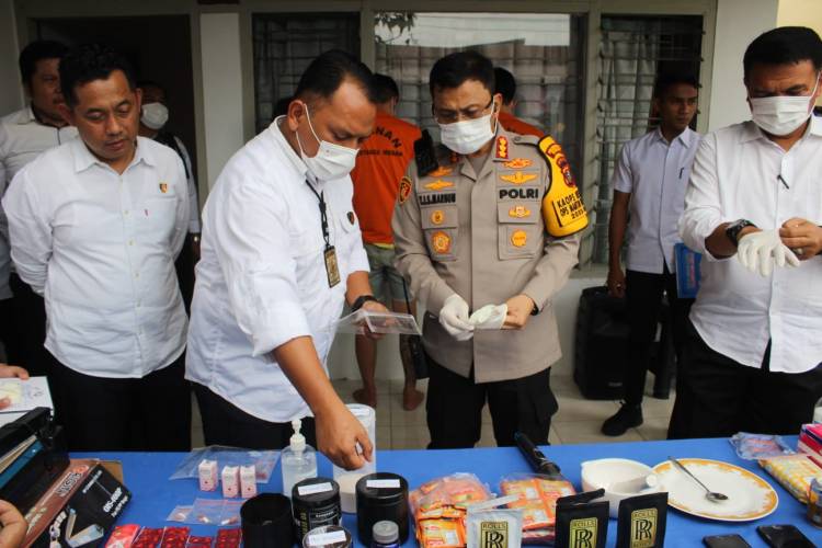 Polrestabes Medan Bongkar Peredaran Narkoba Modus dalam Kemasan