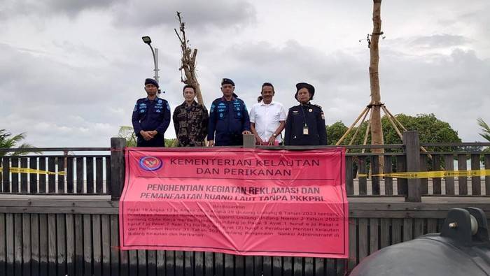 KKP Segel Reklamasi Ilegal di Pulau Pari