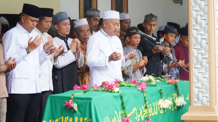 Pj Bupati Langkat Pimpin Upacara Pelepasan Jenazah Kades Serapuh ABC