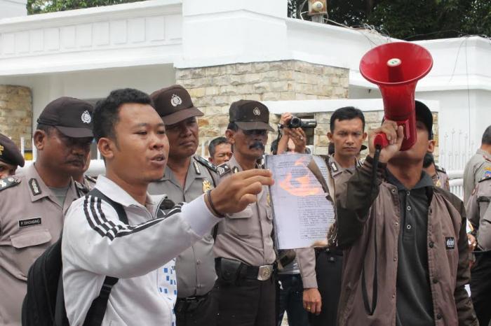 Forum Mahasiswa Demo, Perangkat Daerah Labuhan Batu Dinilai Cacat Hukum