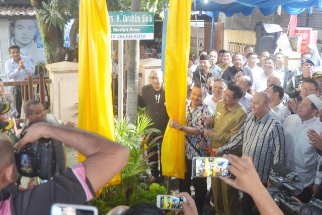 Setengah Jalan Sutrisno di Medan Ganti Nama Jadi Jalan Ibrahim Sinik 