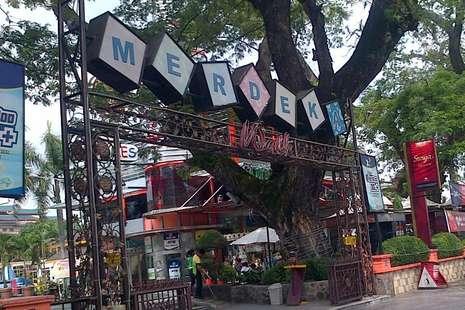 Lantai Ubin Dibongkar, Operasional Merdeka Walk Tetap Buka