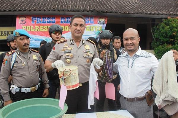 Malu Ketahuan Hamil, Siswi SMK Gugurkan Kandungan dan Masukkan Bayinya ke Kaleng Cat 