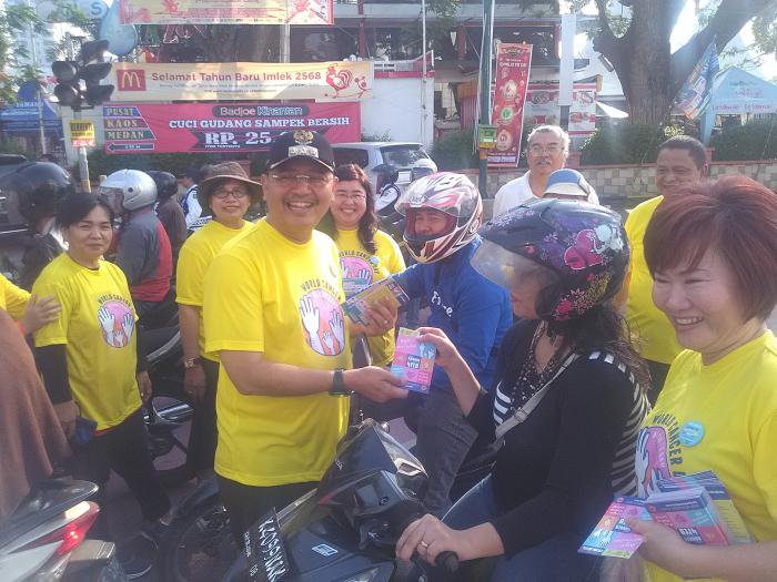 Kampanyekan Peduli Kanker, RS Murni Teguh dan Pemko Medan Turun ke Jalan