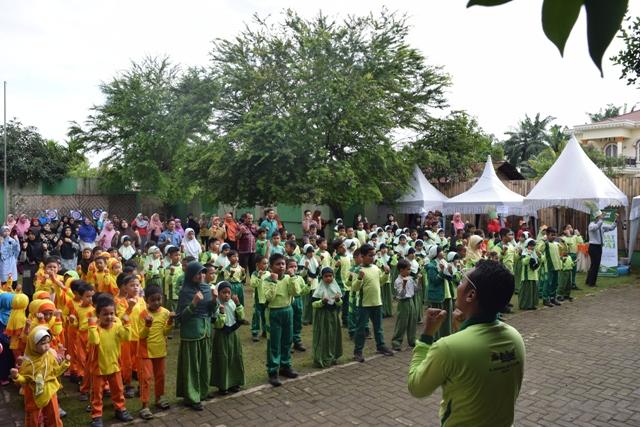 Gelar Senam Massal, SD Az Zakiyah Medan Rayakan Hari Gizi Nasional