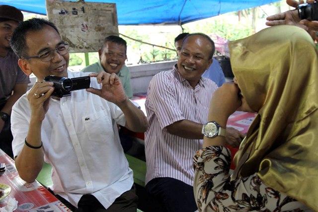 Singgahi Warkop Jurnalis, Sihar Wawancarai Wartawan