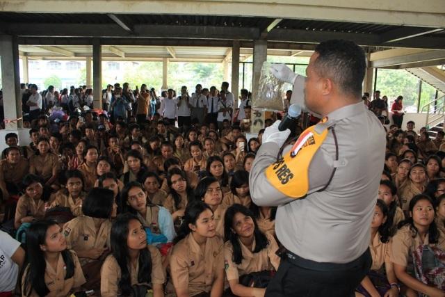 Kapolres Simalungun Berikan Penyuluhan Anti Narkoba kepada Ribuan Pelajar SMP dan SMA