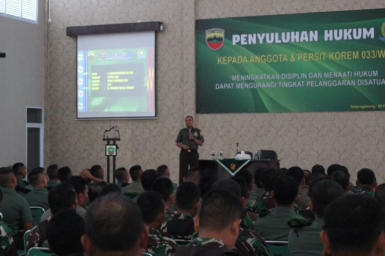 Prajurit Makorem Wira Pratrama Terima Penyuluhan Hukum dari Kaukudam I/BB
