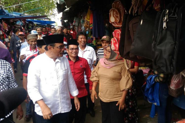 Djarot Sapa Pedagang Pasar Stabat