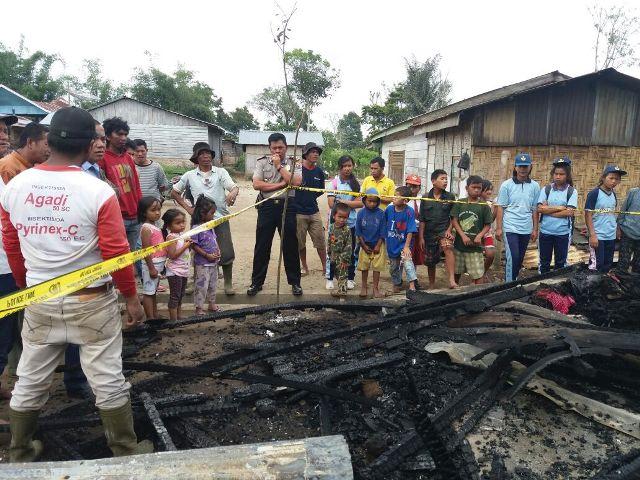 Ditinggal ke Ladang, Rumah Manurung Hangus Terbakar