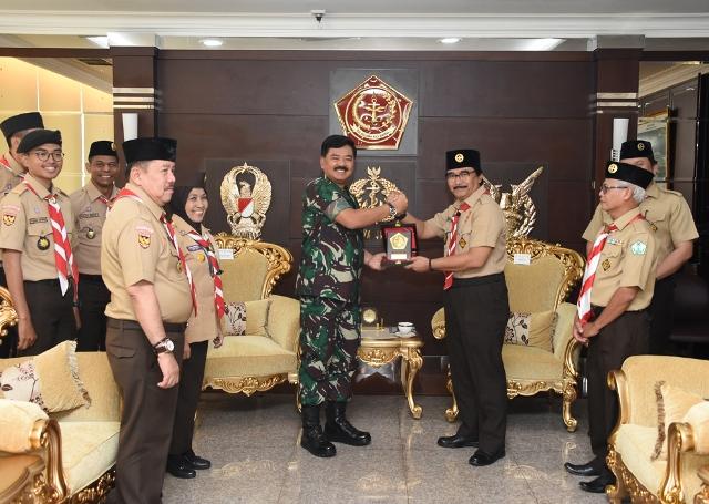 Panglima TNI Terima Ketua Kwarnas Gerakan Pramuka