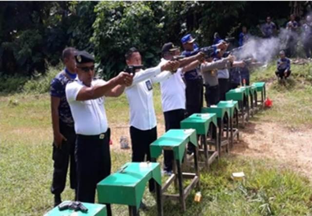 Zona Maritim Timur Bakamla RI Latihan Menembak Bersama Pol Air Polda Maluku