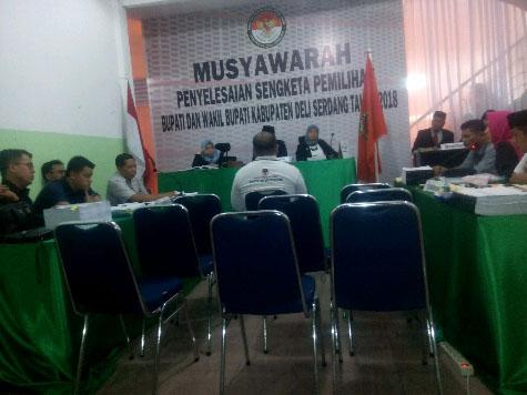 Sengketa Pilkada, KPU Deli Serdang Hadirkan 8 Saksi