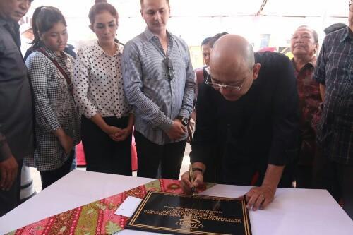 Walikota Medan Resmikan Pembukaan Gerai Bolu Toba