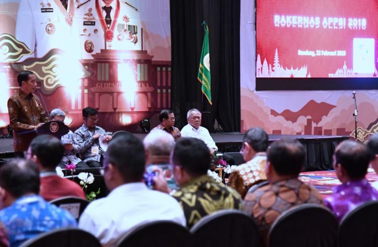 Bertemu Gubernur se-Indonesia, Presiden Ingatkan Peran Pemda Tingkatkan Pertumbuhan Ekonomi