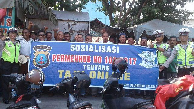 Satlantas Polres Pelabuhan Belawan Gelar Sosialisasi ke Supir Taksi