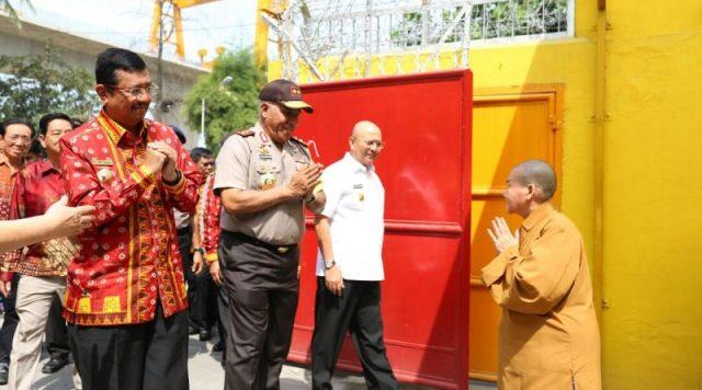 Bersama Gubsu, Kapoldasu Kunjungi Vihara Jelang Perayaan Tahun Baru Imlek 2018