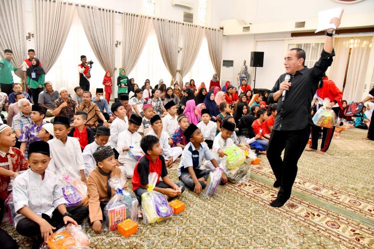 Gubernur Sumut Edy Penuhi Janji Bermain bersama Anak Panti Asuhan di Rumah Dinas