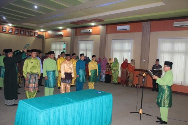 Lantik Pejabat Administrator, Pengawas dan Kepala Madrasah, Ini Pesan Kakanwil Kemenagsu 