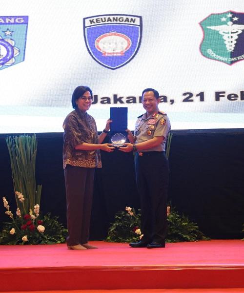 Kapolri Terima Penghargaan dari Menkeu dan Menkes 