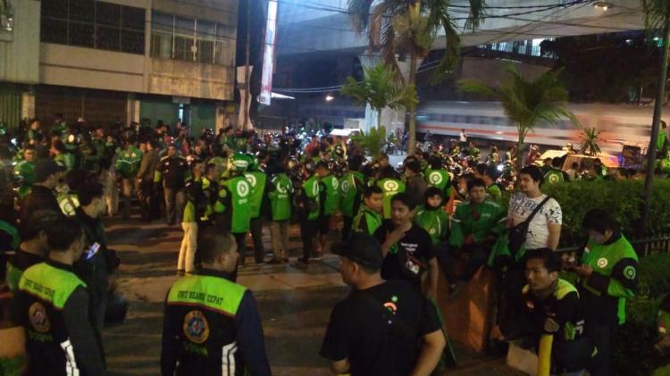 Satpam Thamrin Plaza dengan Ojol Nyaris Bentrok