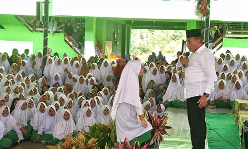 Kunjungi Pesantren Musthafawiyah, Gubernur Edy Rahmayadi Berpesan 5 Hal untuk Santri