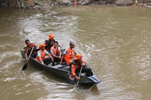 Bersihkan Sungai Deli, BPBD Kota Medan, Akademisi dan Komunitas Pecinta Lingkungan Edukasi Masyarakat