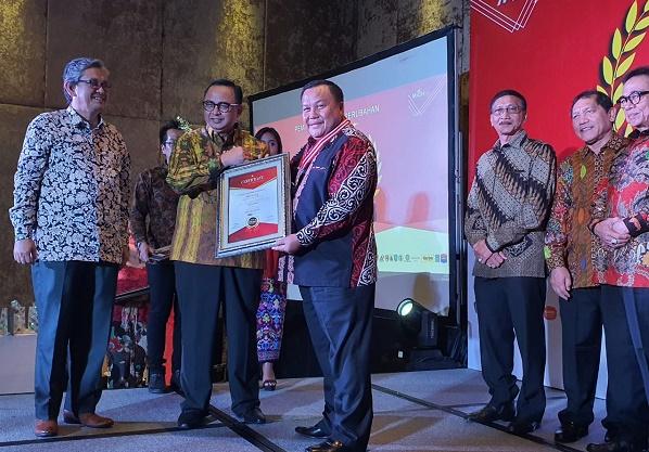 Wali Kota Sibolga Terpilih sebagai Pemimpin Pembawa Perubahan untuk Indonesia 2020