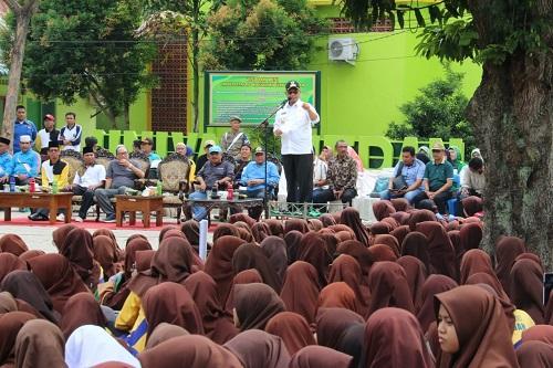 Plt Wali Kota Medan Ajak Siswa Madrasah Muallimin Peduli Lingkungan