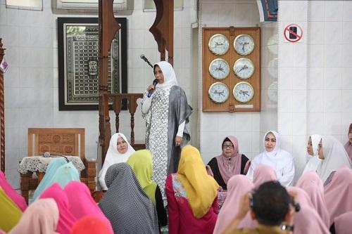 Plt Ketua TP PKK Kota Medan Ikuti Pengajian Tabligh Akbar Se-Kecamatan Medan Sunggal