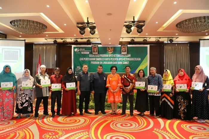 Sebanyak 10.000 Tenaga Kerja Rentan di Medan Terima Kartu BPJS Ketenagakerjaan