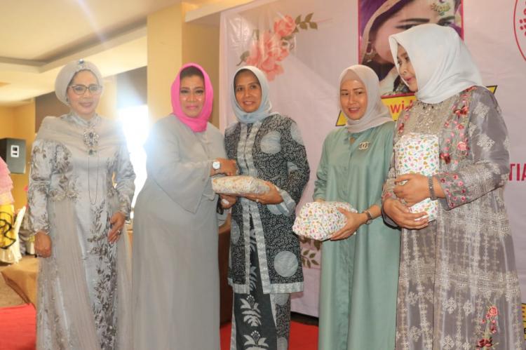 Nurul Akhyar Ajak Kaum Muslimah Gelorakan #Yokbikincantikmedan