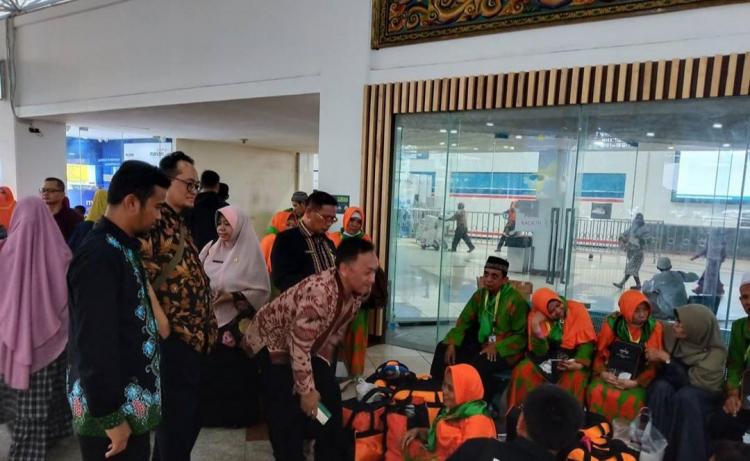 Jemaah Umroh Tertunda Karena Virus Corona, KJRI Sebut Belum Ada Keputusan dari Arab Saudi
