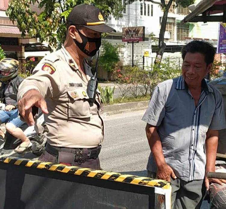 Operasi Yustisi, Polsek Medan Timur Berikan Sanksi Sosial untuk 12 Warga