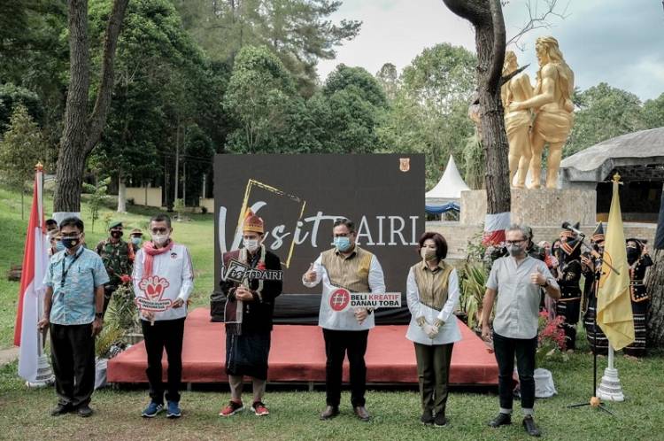 Menparekraf Sandiaga Uno Resmikan Aplikasi Layanan Promosi Pariwisata Visit Dairi