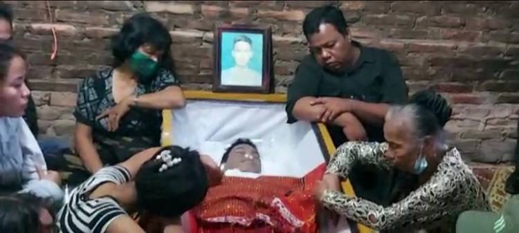 Pemakaman Korban Penembakan Bripka Cs, Kapolsek Medan Timur Melayat ke Rumah Duka Alm Feri Saut Simanjuntak
