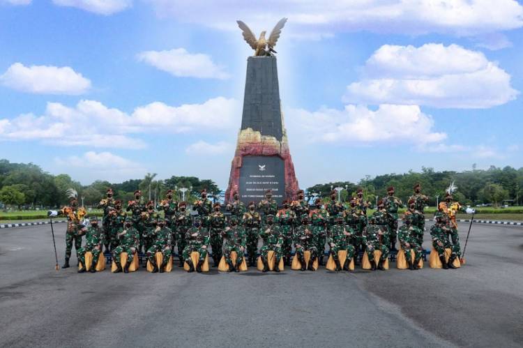 Panglima TNI Beri Pengarahan kepada Instruktur dan Pasis Sekbang AAU Yogyakarta