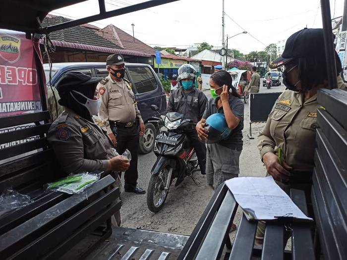 Razia Prokes, Polsek Medan Timur Sanksi 16 Warga Bacakan Teks Pancasila