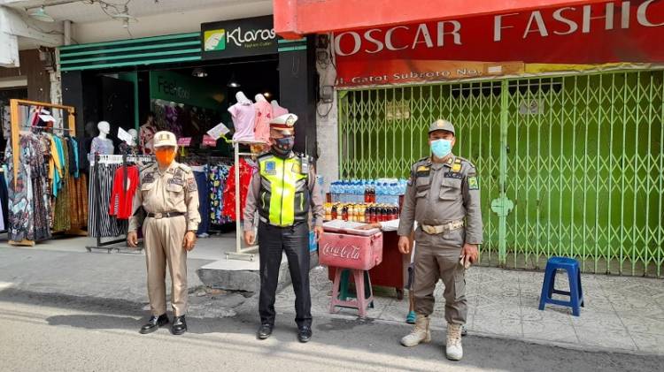 Tim Gabungan Polsek Medan Baru Kembali Tertibkan PKL di Jalan Gatot Subroto