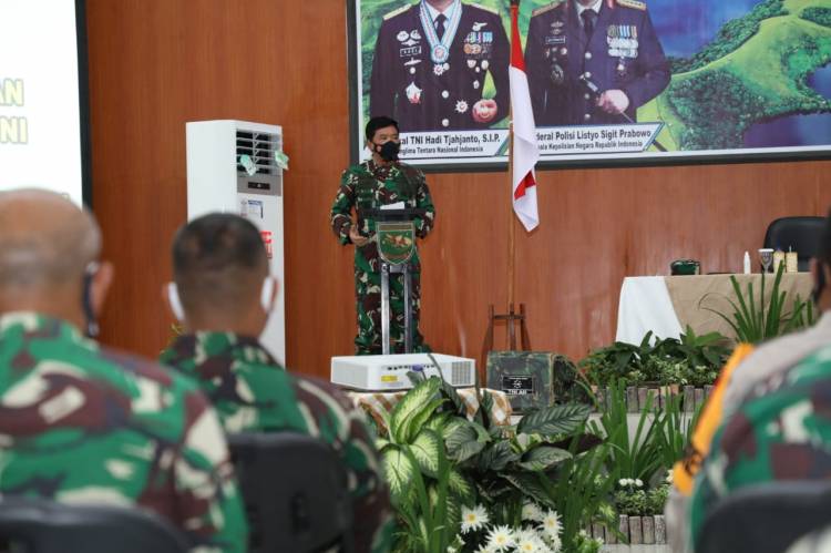 Pangdam XVII/Cenderawasih Bersama Pejabat Kodam dan Polda Dampingi Kunjungan Kerja Panglima TNI di Papua