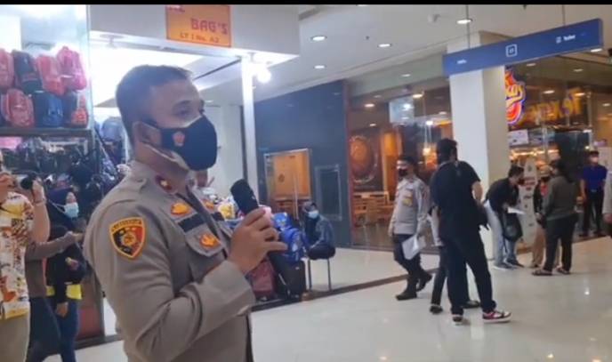 Di Plaza Medan Fair, Kapolsek Medan Baru Ingatkan Warga Pentingnya Vaksinasi Covid-19