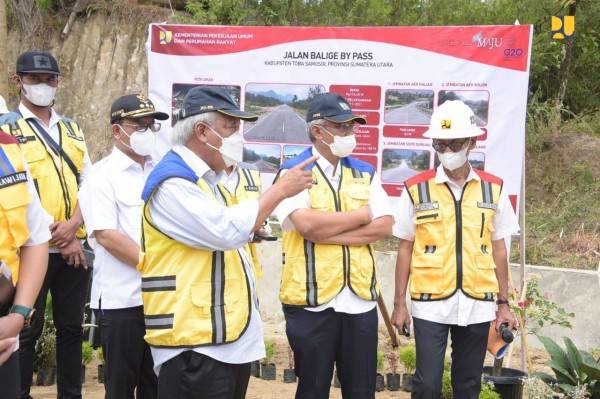 Dampingi Presiden Jokowi Resmikan Jalan Bypass Balige, Menteri PUPR Basuki : Ruas Silangit-Parapat Kini Lebih Lancar