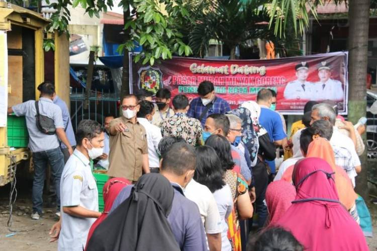 Gelar Operasi Pasar Minyak Goreng, Warga Ucapkan Terimakasih ke Pemko Medan