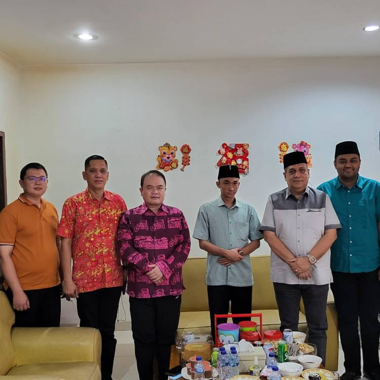 Sultan Deli XIV Bertandang ke Kediaman Ketua KADIN Medan