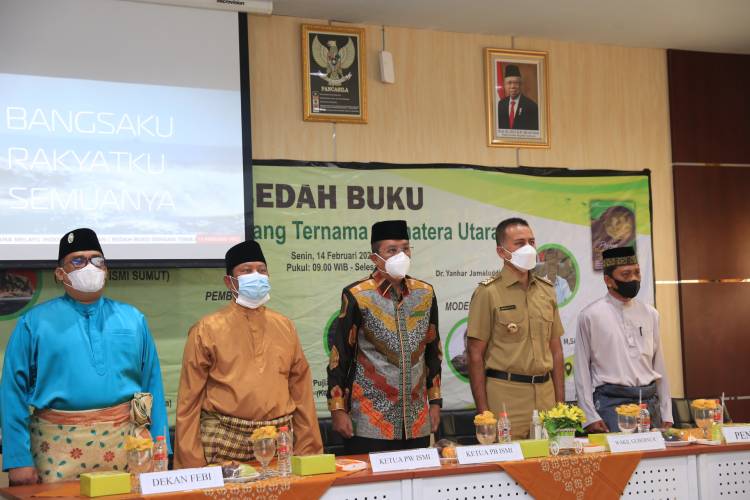 Buku 'Pesona Orang Ternama' Diharap Musa Rajekshah Jadi Sumber Edukasi Generasi Penerus